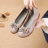 New Flat Bottom Low Heel Head Layer Cowhide Women's Shoes Ethnic Wind Flowers Leather Women's Single Shoes Middle-Aged And Elderly Mother