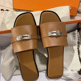 Selling Women's Slippers Open Toe Flat Heels Metallic Decor Designer Sexy Womens Mules Runway Flip Flops Sandalias