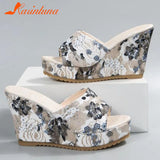Dropship Platform Wedges Mules Sandals 2023 Summer New Floral Pattern Slide Sandals Comfy Beach Shoes Outside Slider