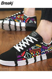 Canvas Shoes Men Flat Casual Shoes 2023 Fashion Graffiti Vulcanized Shoe Outdoor Student Walking Sneakers Zapatos