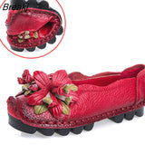 Women's Mom Shoes Retro Ethnic Slip on Flat Casual Shoes Female Soft Sole Loafers Fashion Flower Round Toe Walking