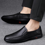 Men Casual Shoes outdoor Luxury Brand 2023 genuine Leather Mens Loafers Moccasins Breathable Slip on Black Driving Shoes
