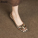 Fashion Retro Plaid Shoes 2023 New Metal Buckle Shallow Mouth All-match Thick Heel Design Women's Shoes Banquet Dress