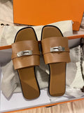 Selling Women's Slippers Open Toe Flat Heels Metallic Decor Designer Sexy Womens Mules Runway Flip Flops Sandalias