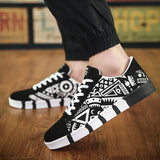 Canvas Shoes Men Flat Casual Shoes 2023 Fashion Graffiti Vulcanized Shoe Outdoor Student Walking Sneakers Zapatos
