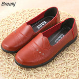 Women Flat Shoes Leather Casual Loafers Female Fashion Slip On Moccasins Mother Shoes Comfort Ladies