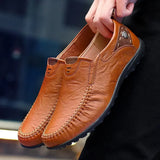 Men Casual Shoes Fashion Genuine Leather Mens Loafers Comfortable Moccasins Breathable Slip on Black Driving Shoes Plus Size