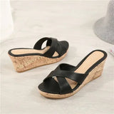 New Female Slippers Cut Out Summer Beach Sandals Fashion Women Slides Outdoor Slippers Indoor Slip Ons Flip Flops