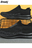 Men Shoes Lightweight Sneakers Fashion Casual Walking Shoes Breathable Slip on Wear-resistant Man Loafers Tenis