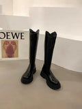 With Long Boots In The Autumn Of 2024, The New Tall, Small Boots Are No More Skid-Proof Than Knee-Soled Knight