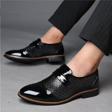 Men's shoes Leather Embossing Classic Fashion Luxury men shoes Wear-resistant Non slip Mans footwear Anti-slip Black