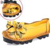 Women's Mom Shoes Retro Ethnic Slip on Flat Casual Shoes Female Soft Sole Loafers Fashion Flower Round Toe Walking