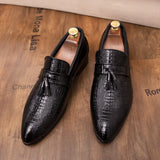 Men leather loafers Shoes outdoor Handsome Comfortable Brand breathable Men pointed top tassel Casual Shoes size 38-46