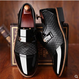 Men's shoes Leather Embossing Classic Fashion Luxury men shoes Wear-resistant Non slip Mans footwear Anti-slip Black